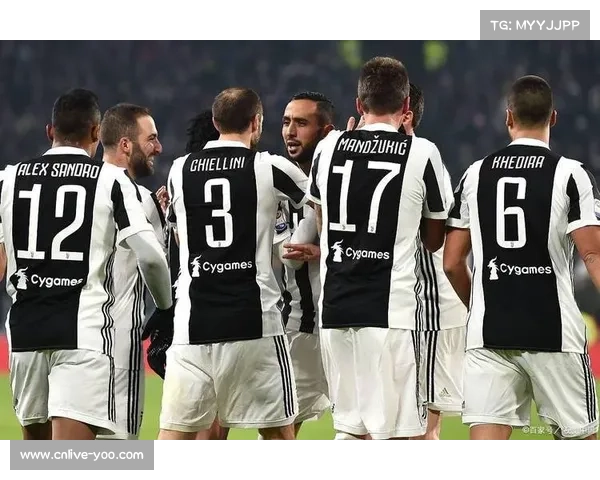 尤文图斯边路传中战术显效，卡利亚里防线高空球吃紧